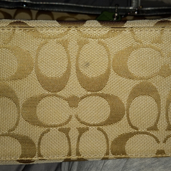 Coach Shoulder Bag - Picture 6 of 6